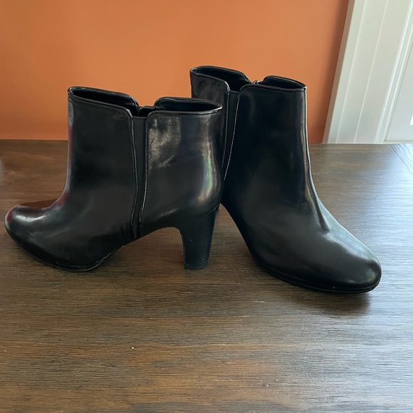 Ralph Lauren Shoes - RALPH LAUREN BLACK MARCY BOOT SZ 8